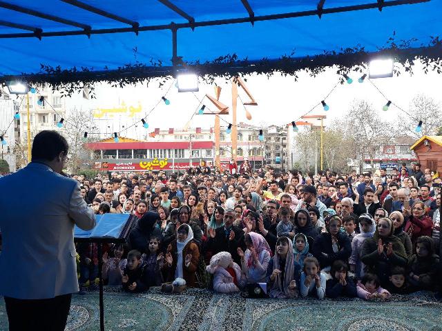 سومین روز جشنواره نوروزی شهرداری لاهیجان در ضلع شمالی استخر